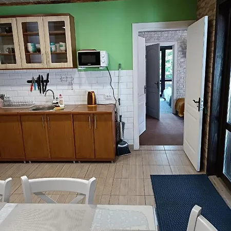 янчар з басейном Casa vacanze *