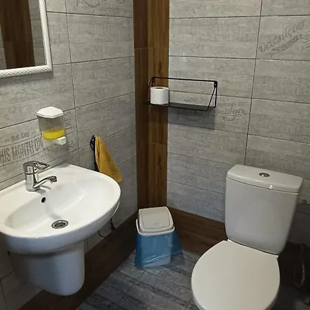 янчар з басейном Casa vacanze Mykulychyn