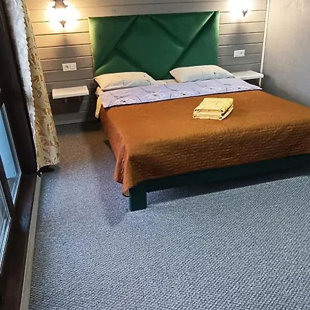 янчар з басейном Casa vacanze